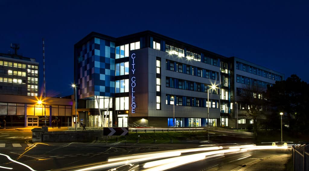 Kings Road reception at night time